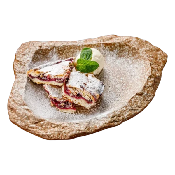 Коблер с черникой и мороженым